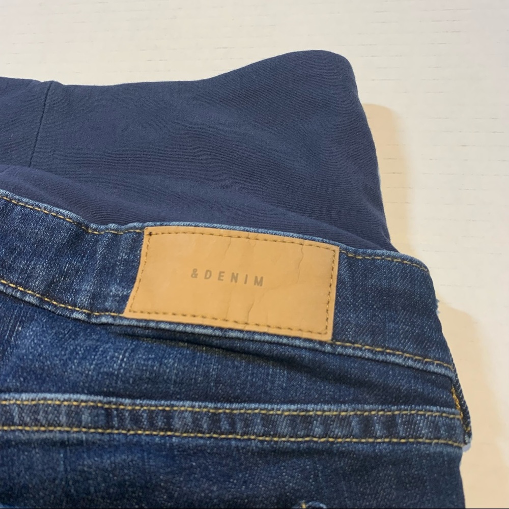 Sz. 2 H&M &Denim distressed maternity medium wash denim shorts - Picture 8 of 11